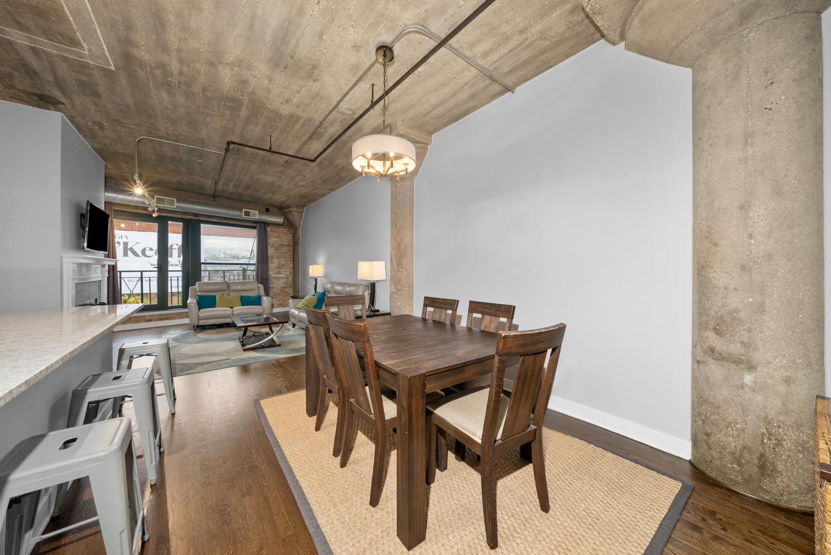 411 W ONTARIO Street Unit: 414