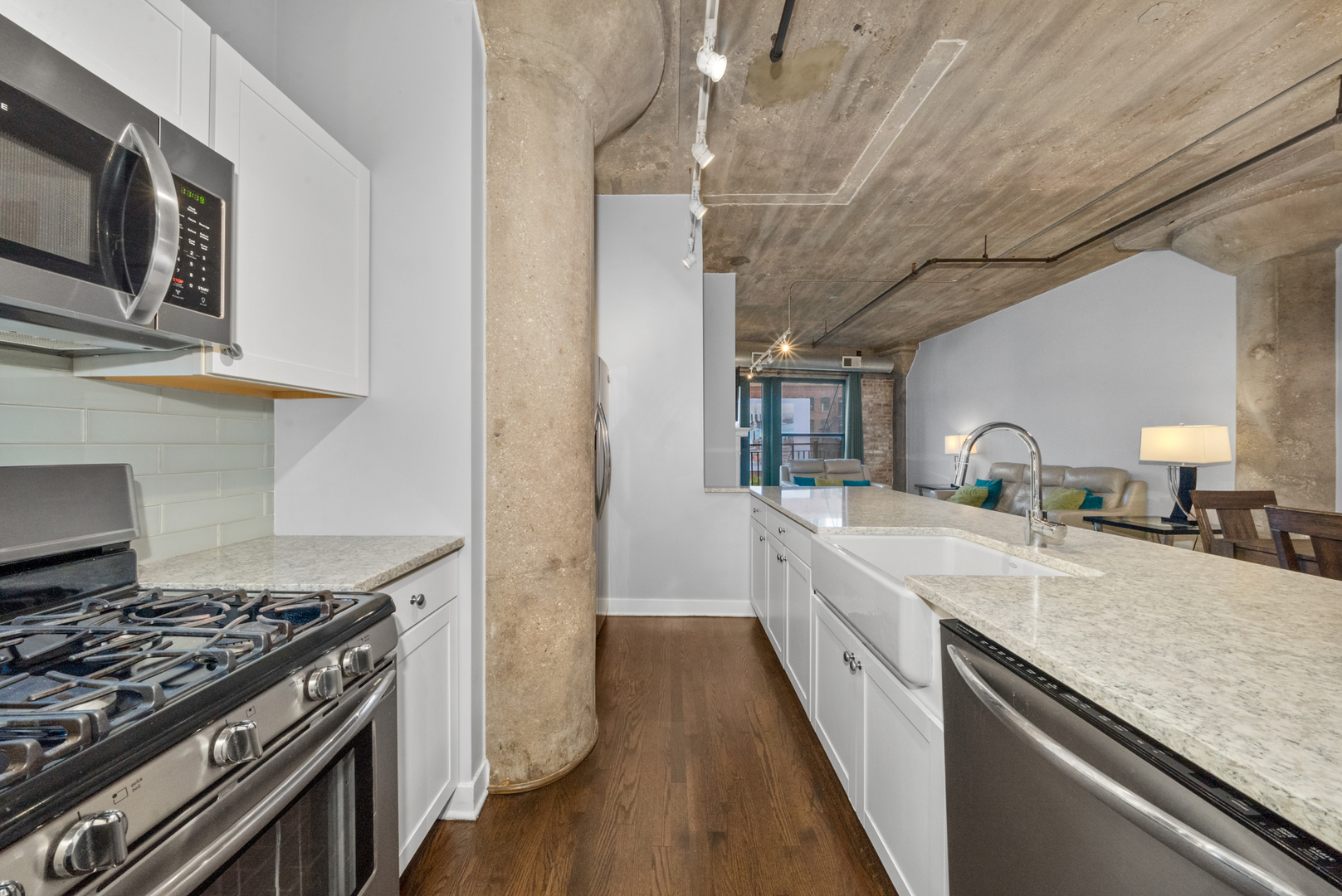 411 W ONTARIO Street Unit: 414