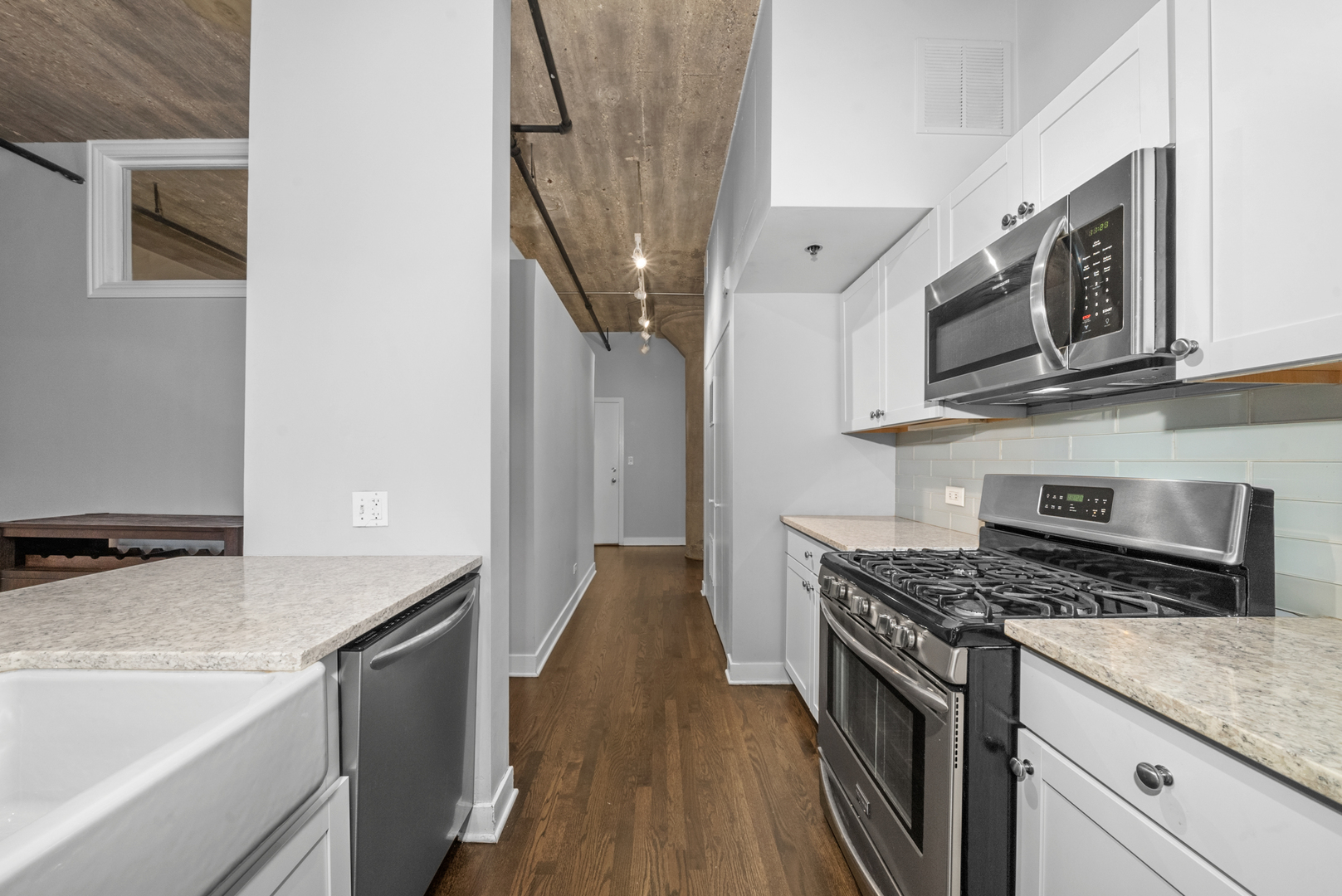 411 W ONTARIO Street Unit: 414