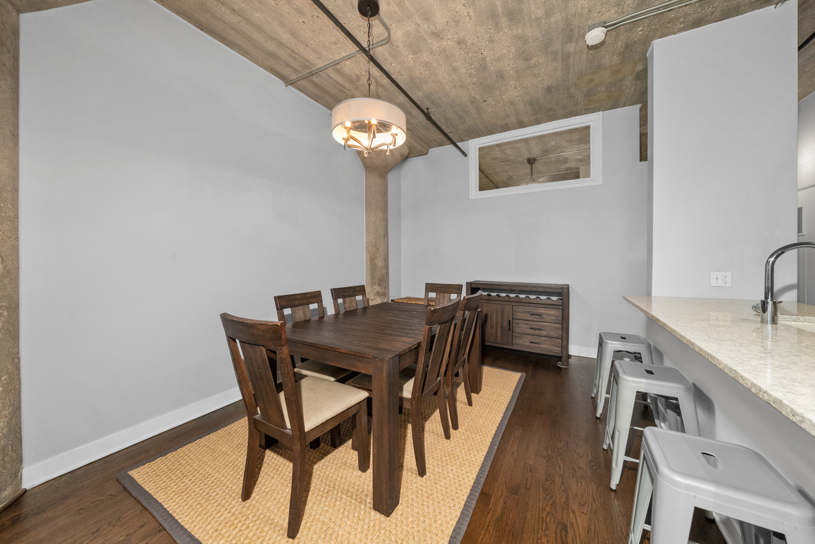 411 W ONTARIO Street Unit: 414