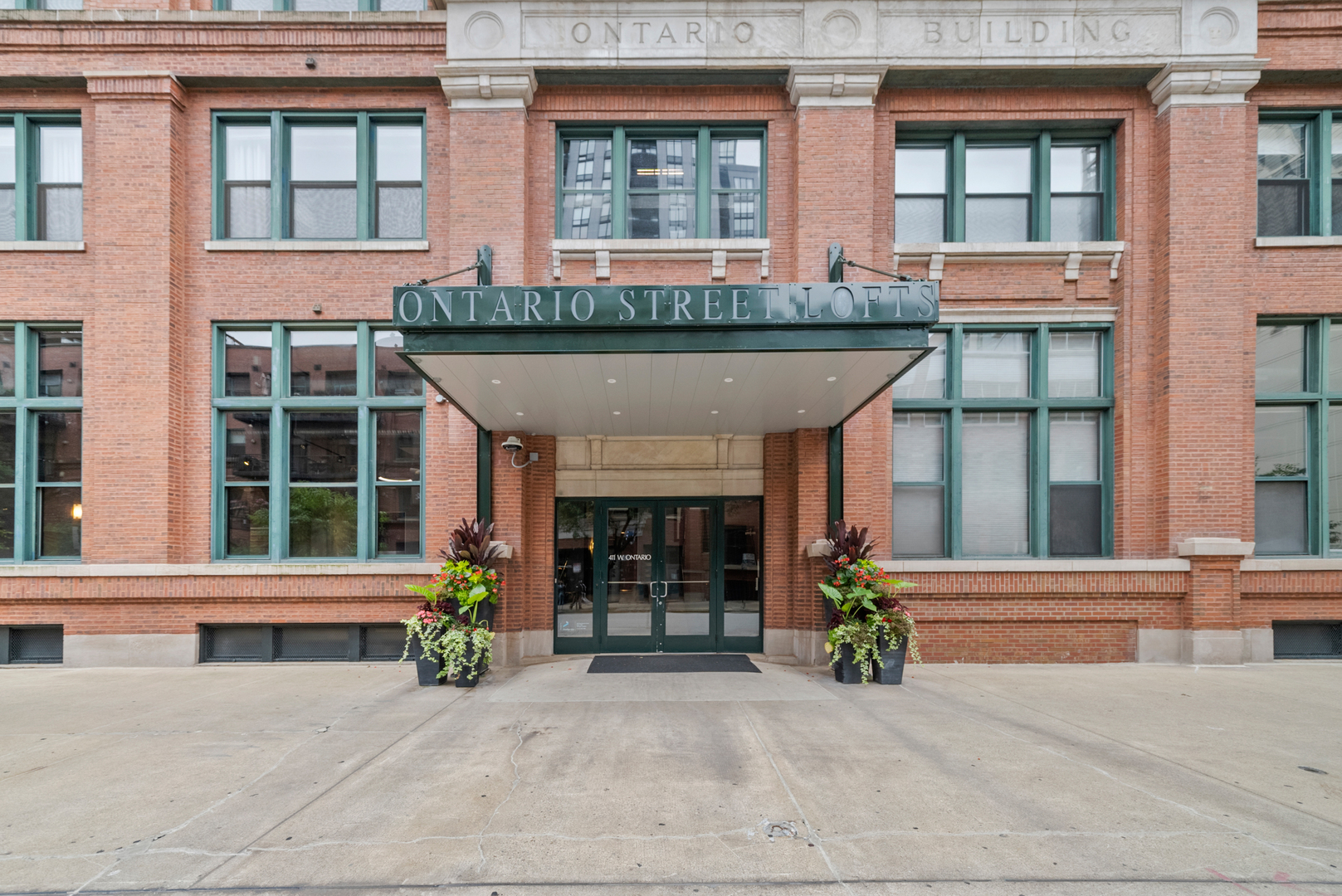411 W ONTARIO Street Unit: 414
