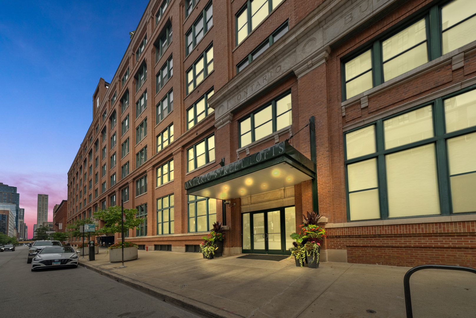 411 W ONTARIO Street Unit: 414