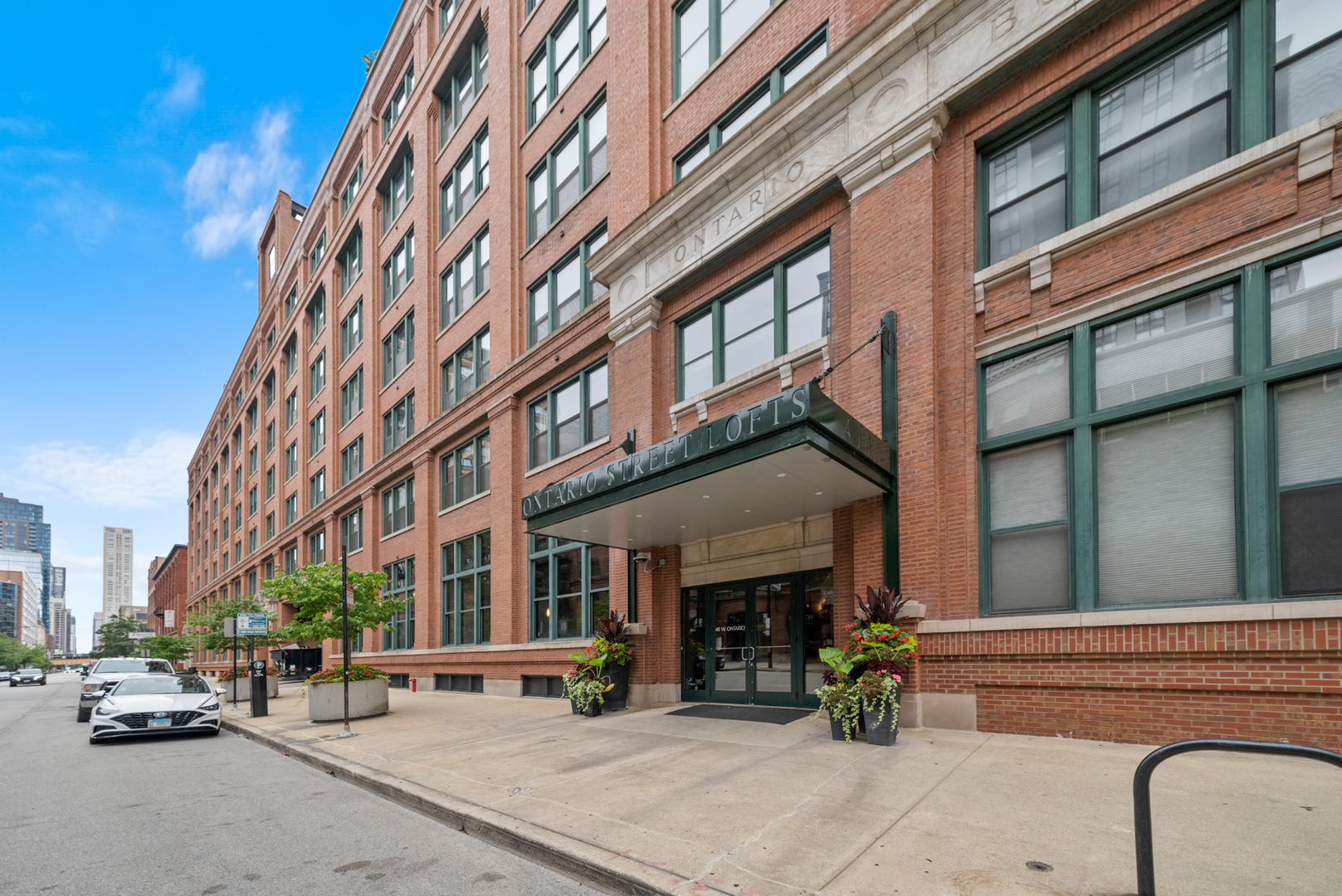 411 W ONTARIO Street Unit: 414