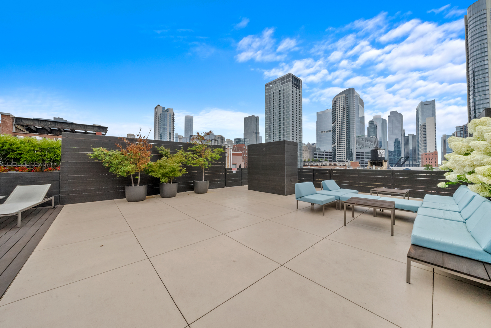 411 W ONTARIO Street Unit: 414