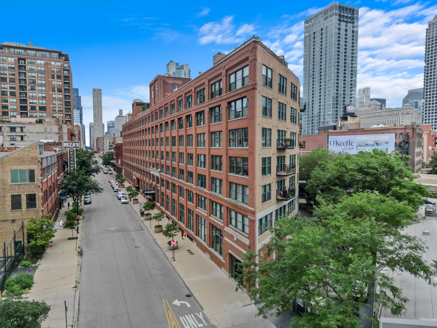 411 W ONTARIO Street Unit: 414