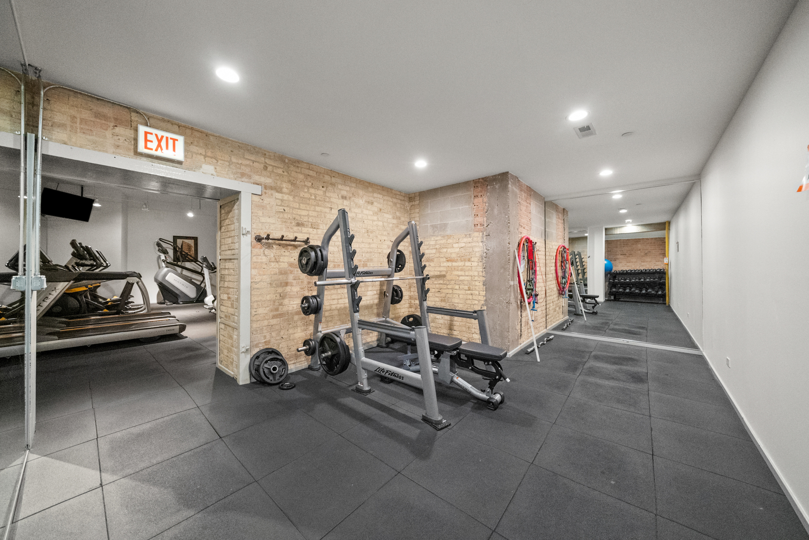 411 W ONTARIO Street Unit: 414
