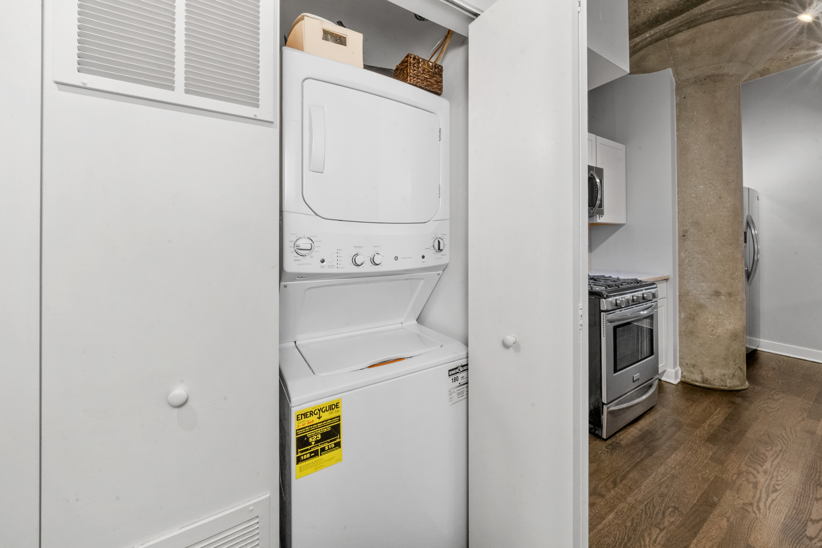 411 W ONTARIO Street Unit: 414
