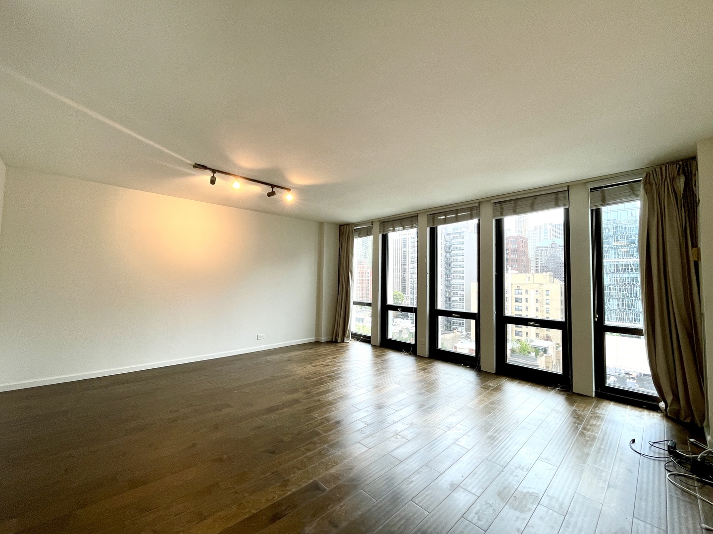 1 E Scott Street Unit: 1208