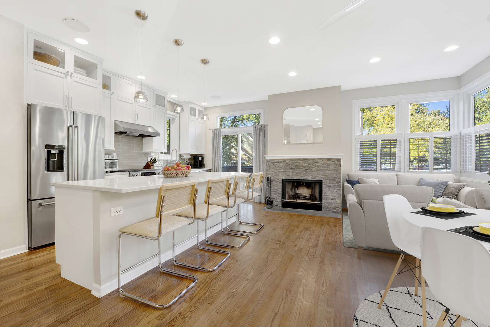 2057 W Mclean Avenue