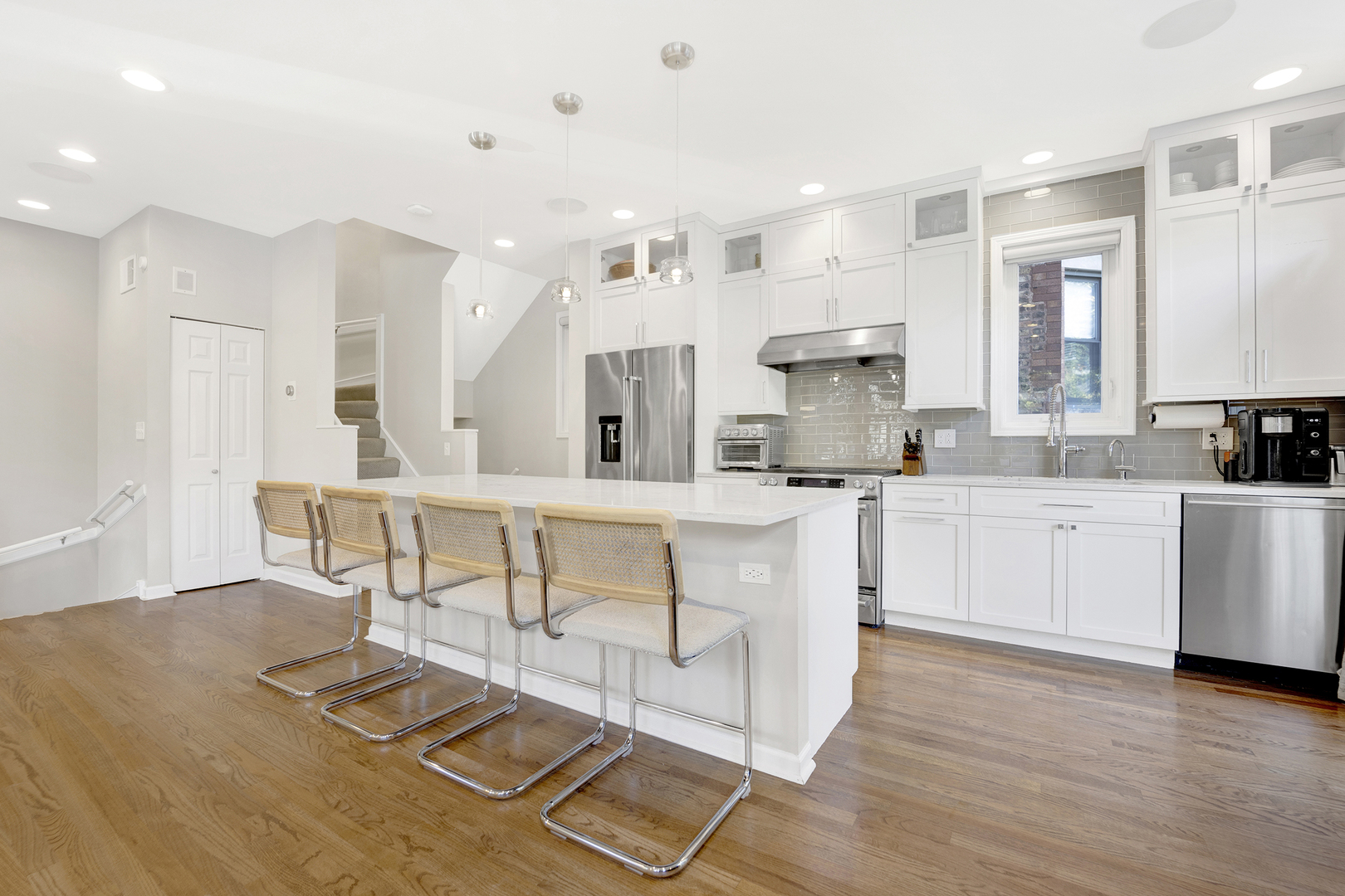 2057 W Mclean Avenue