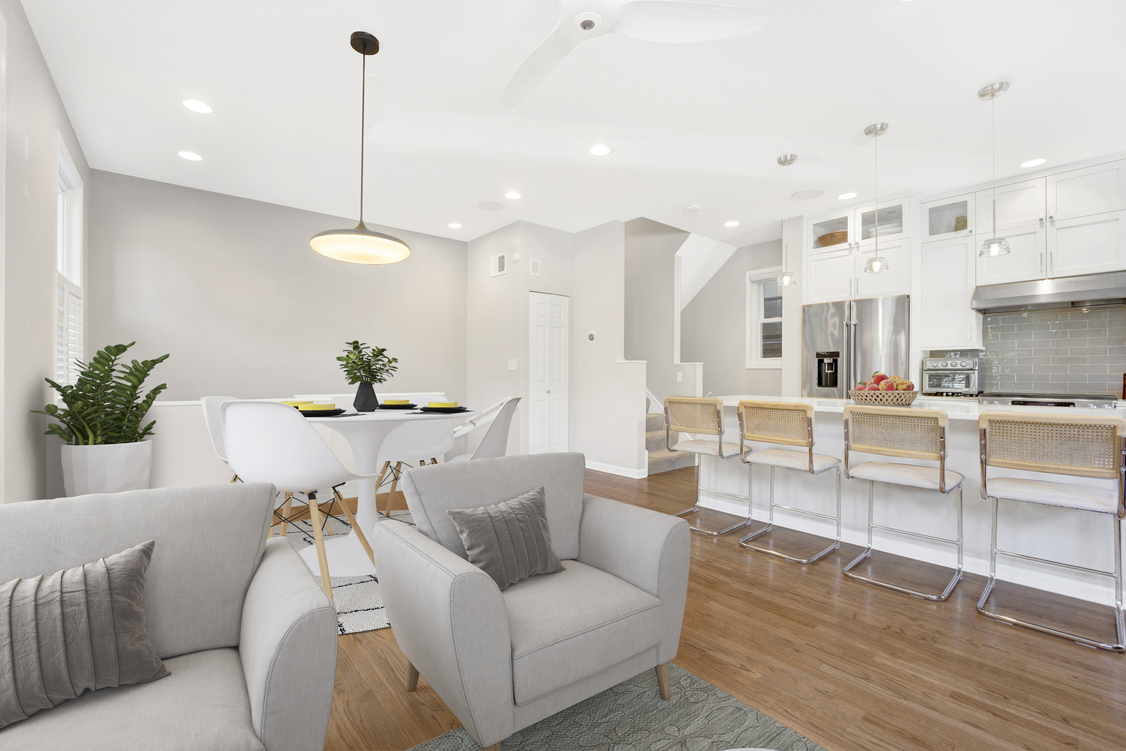 2057 W Mclean Avenue