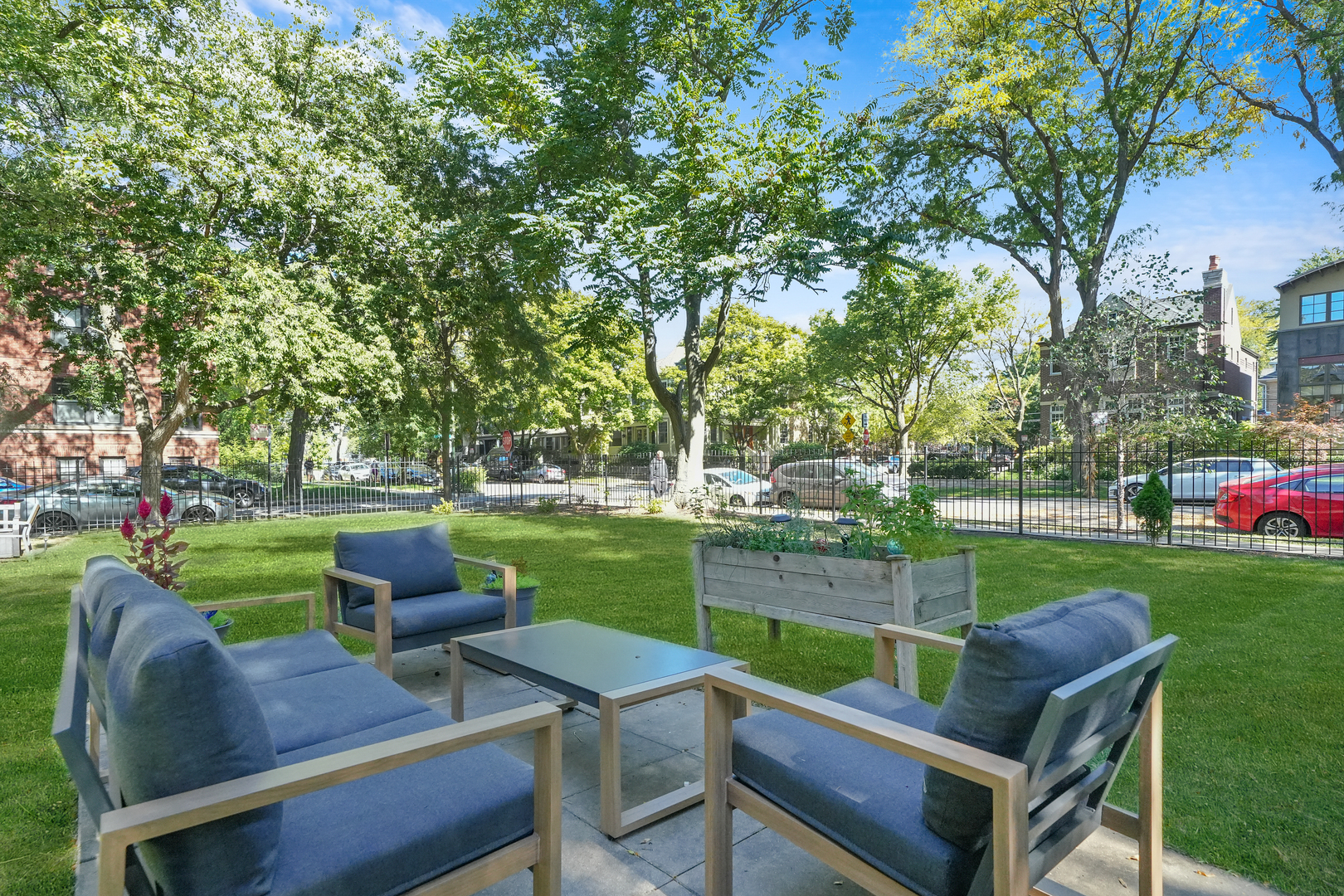 4258 N Greenview Avenue Unit: 3C