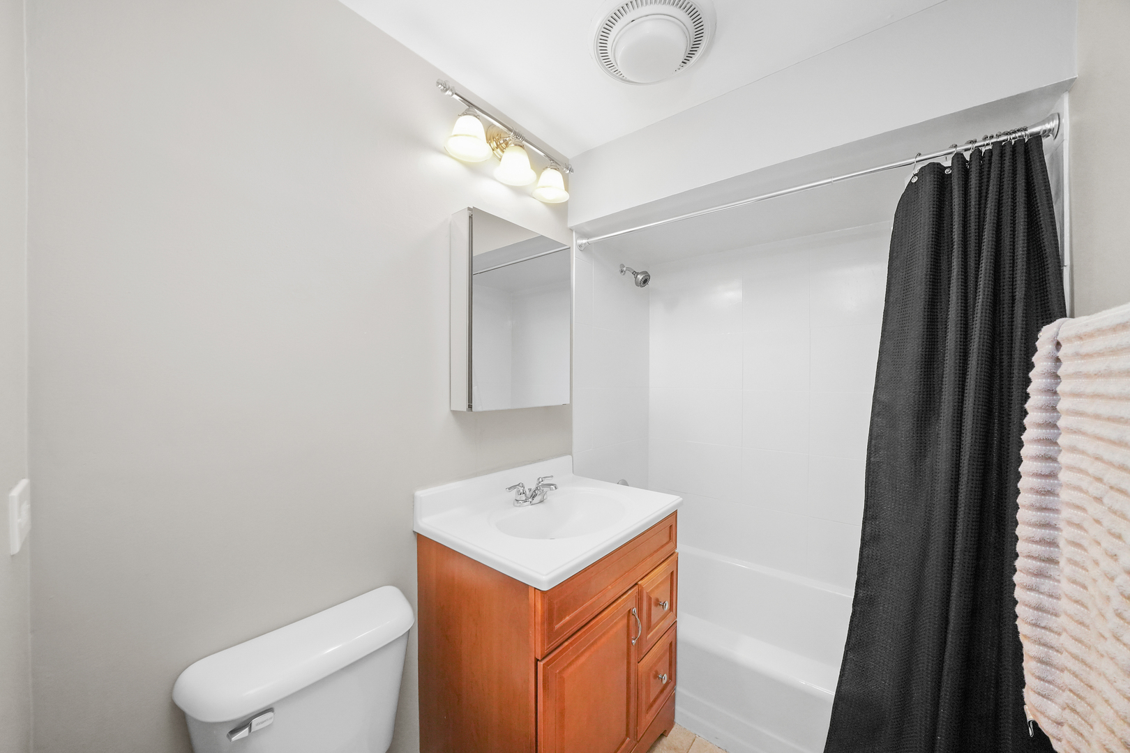 4258 N Greenview Avenue Unit: 3C