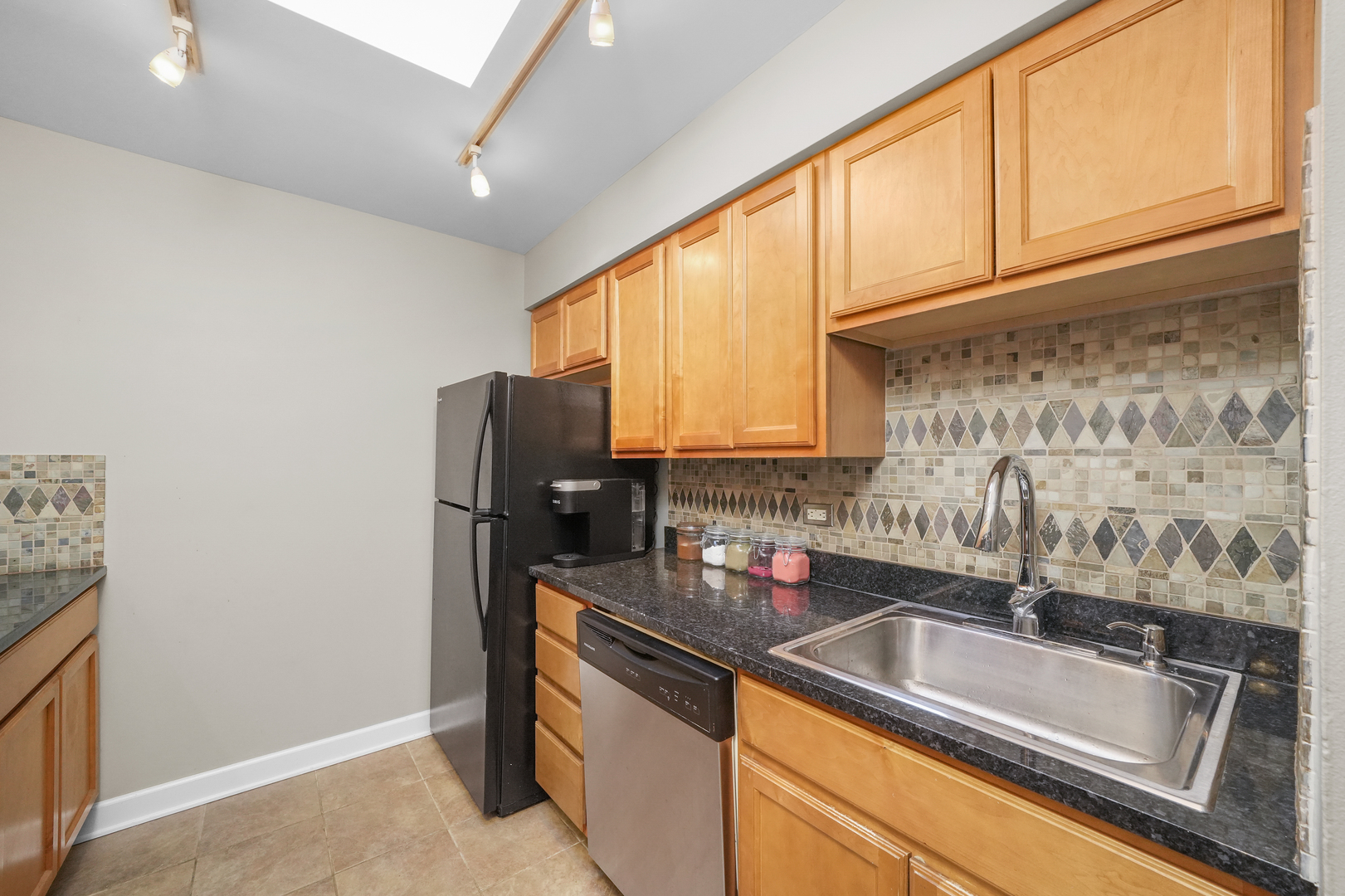 4258 N Greenview Avenue Unit: 3C