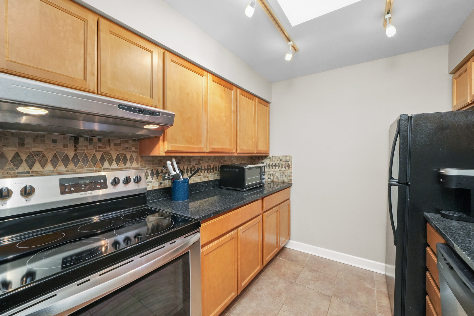 4258 N Greenview Avenue Unit: 3C