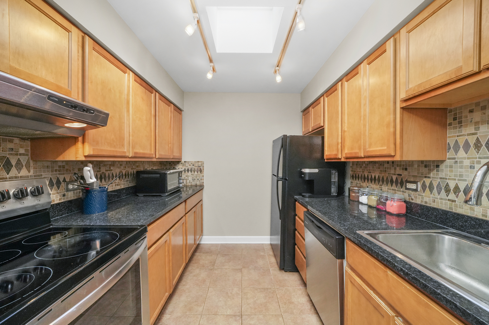 4258 N Greenview Avenue Unit: 3C