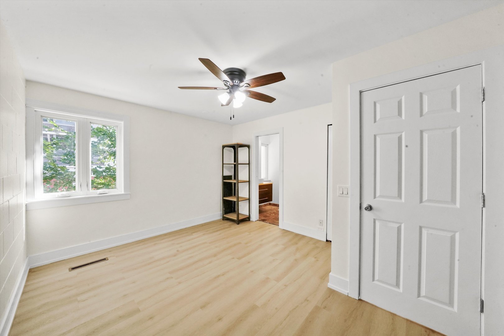 1533 N Sandburg Terrace Unit: 0