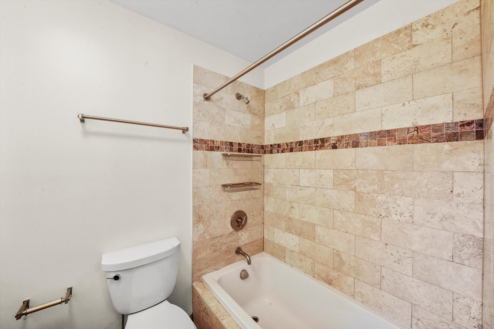 1533 N Sandburg Terrace Unit: 0