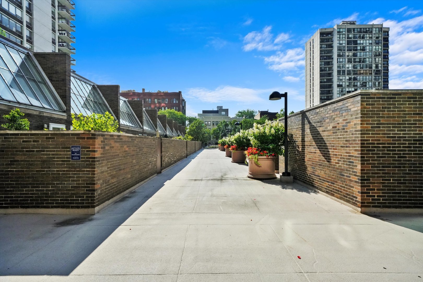 1533 N Sandburg Terrace Unit: 0