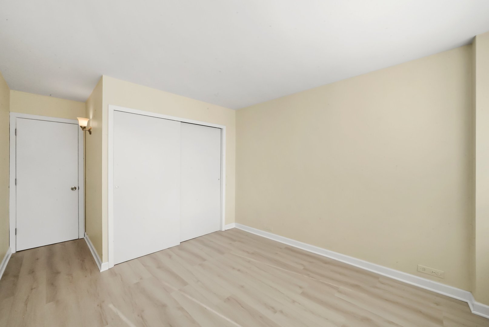 1555 N Sandburg Terrace Unit: 401K