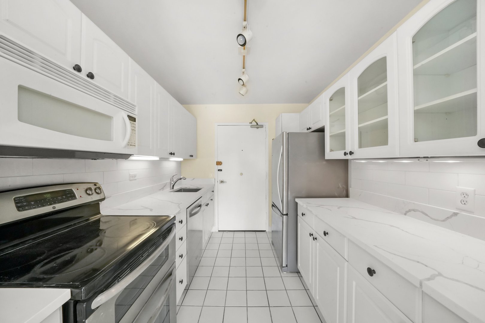 1555 N Sandburg Terrace Unit: 401K