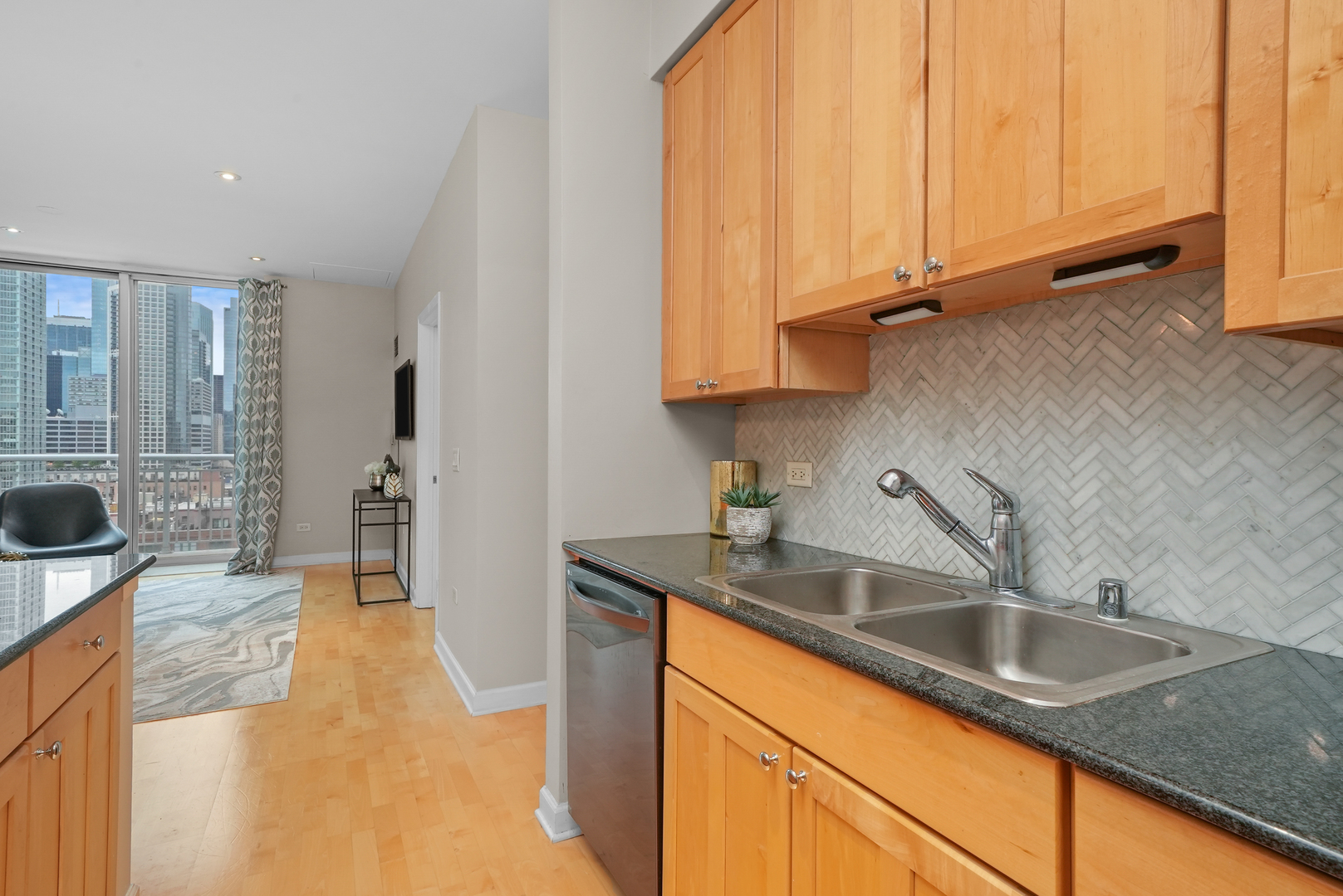 421 W Huron Street Unit: 1508