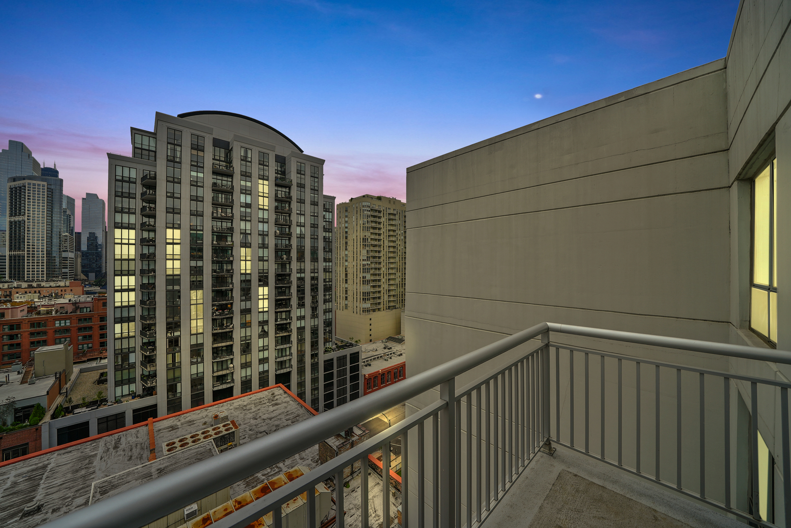 421 W Huron Street Unit: 1508
