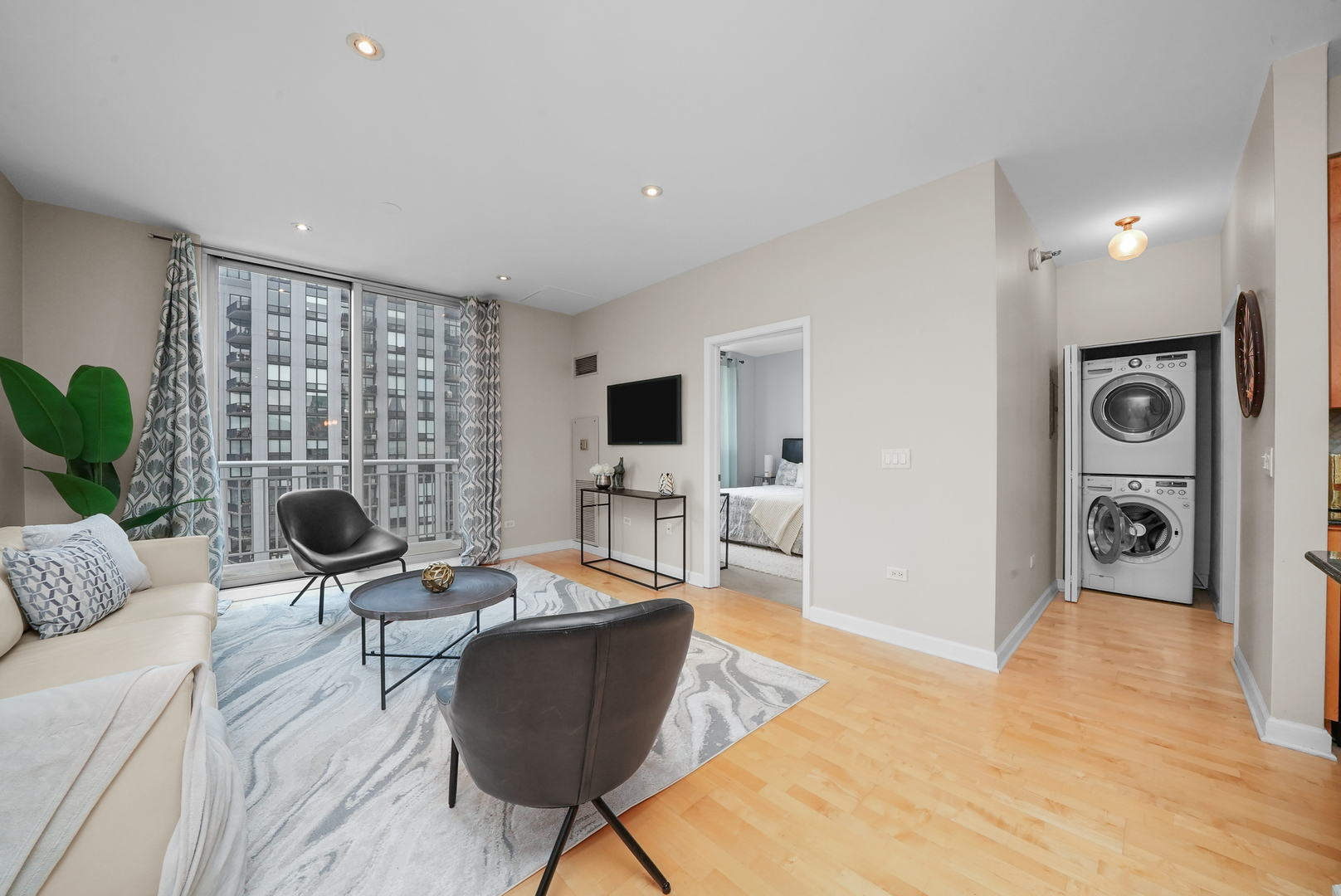 421 W Huron Street Unit: 1508