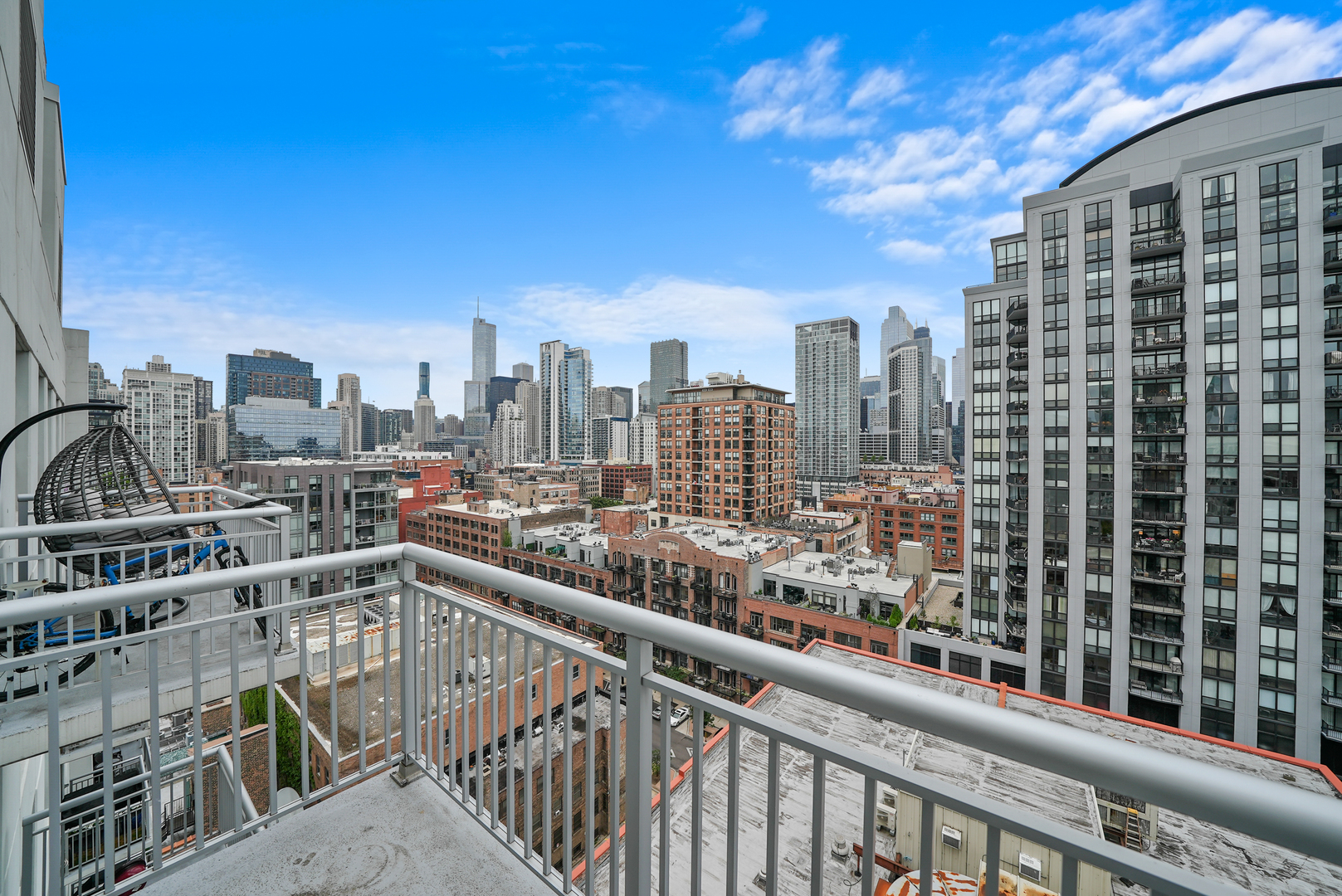 421 W Huron Street Unit: 1508