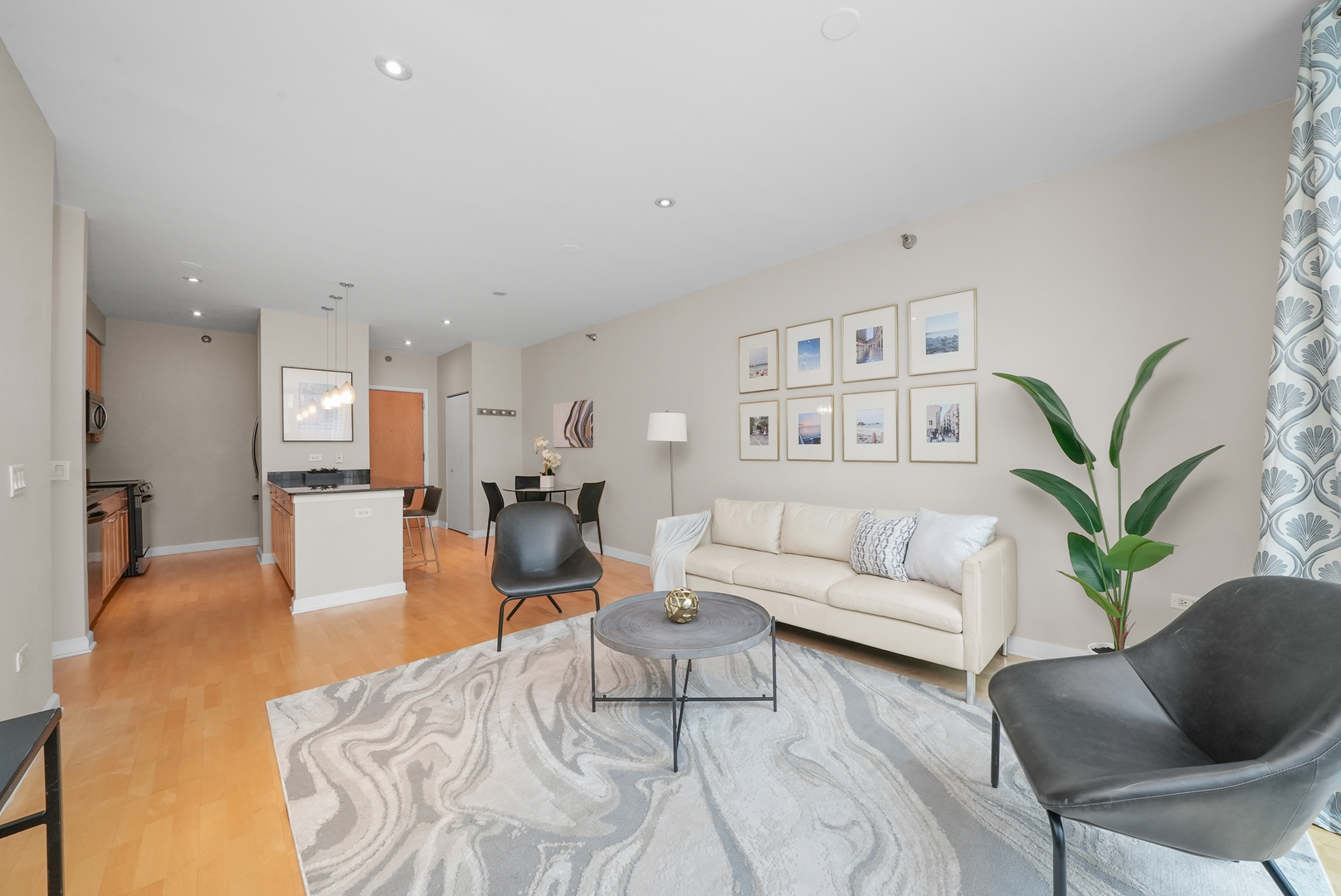421 W Huron Street Unit: 1508