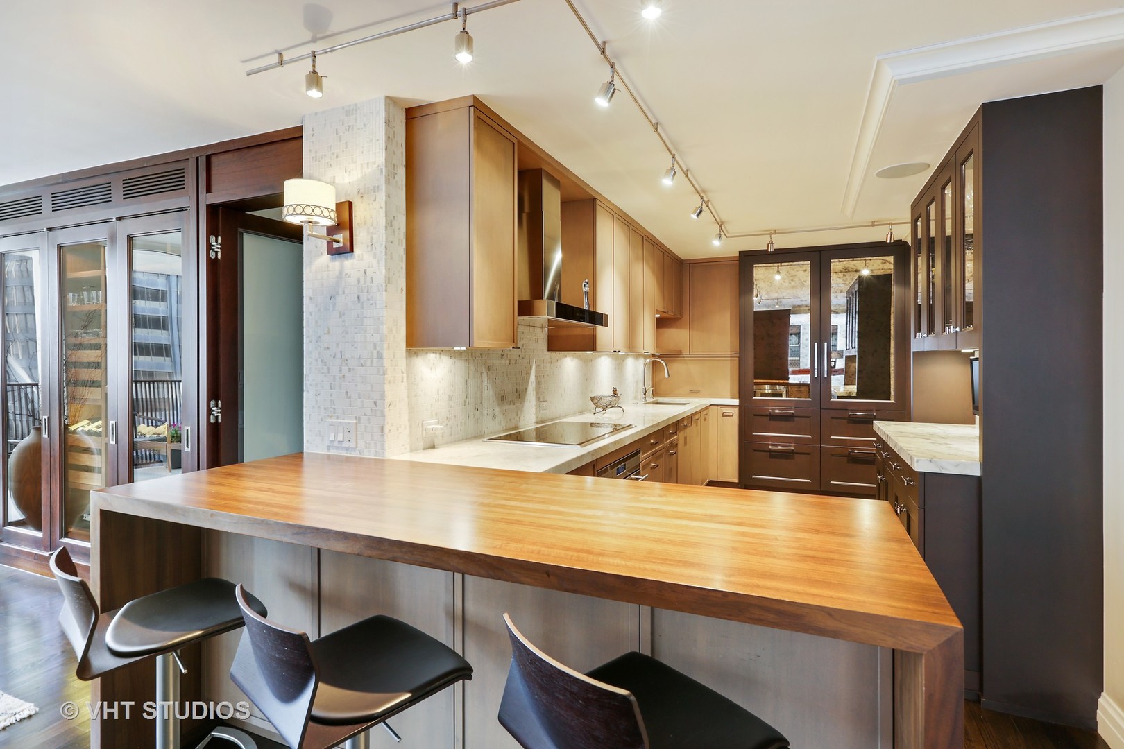 200 E DELAWARE Place Unit: 10F