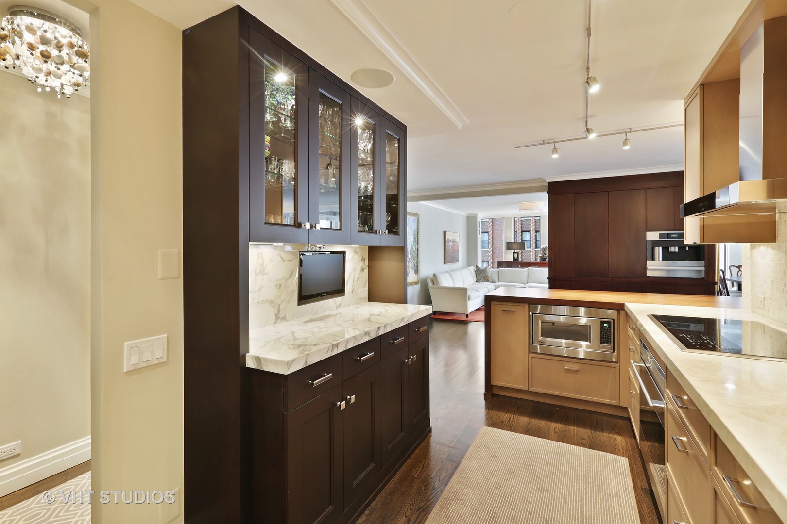 200 E DELAWARE Place Unit: 10F