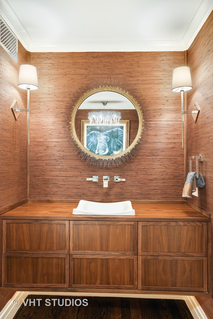 200 E DELAWARE Place Unit: 10F