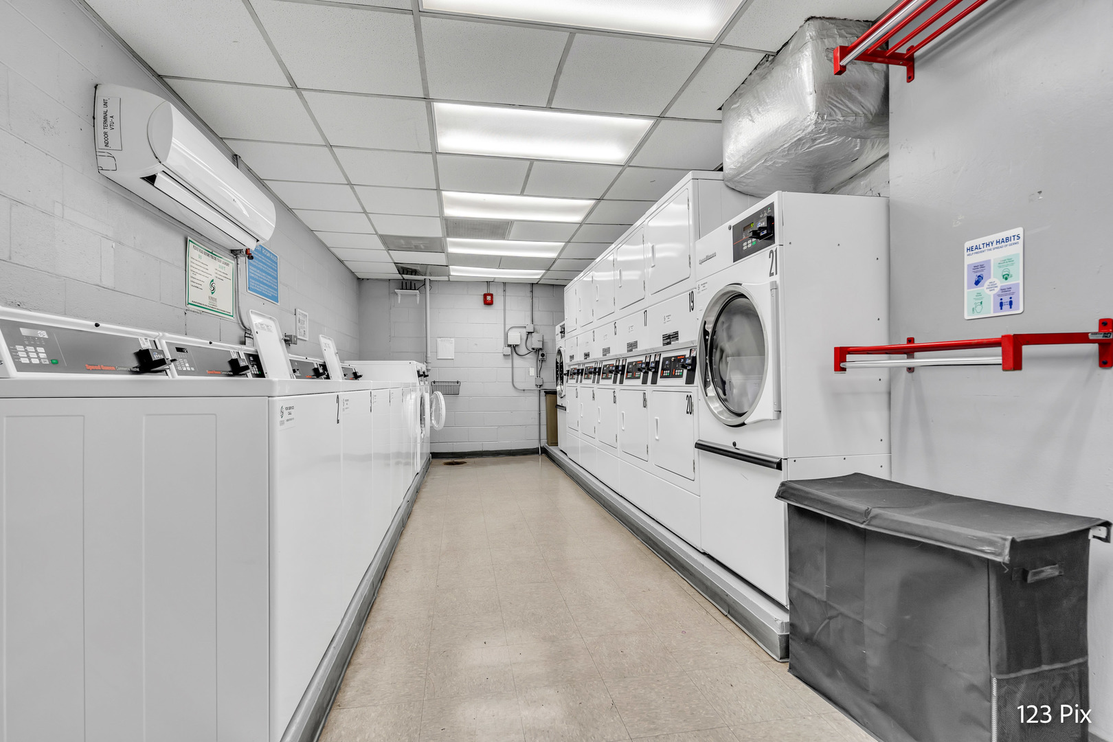 3900 N Lake Shore Drive Unit: 6J