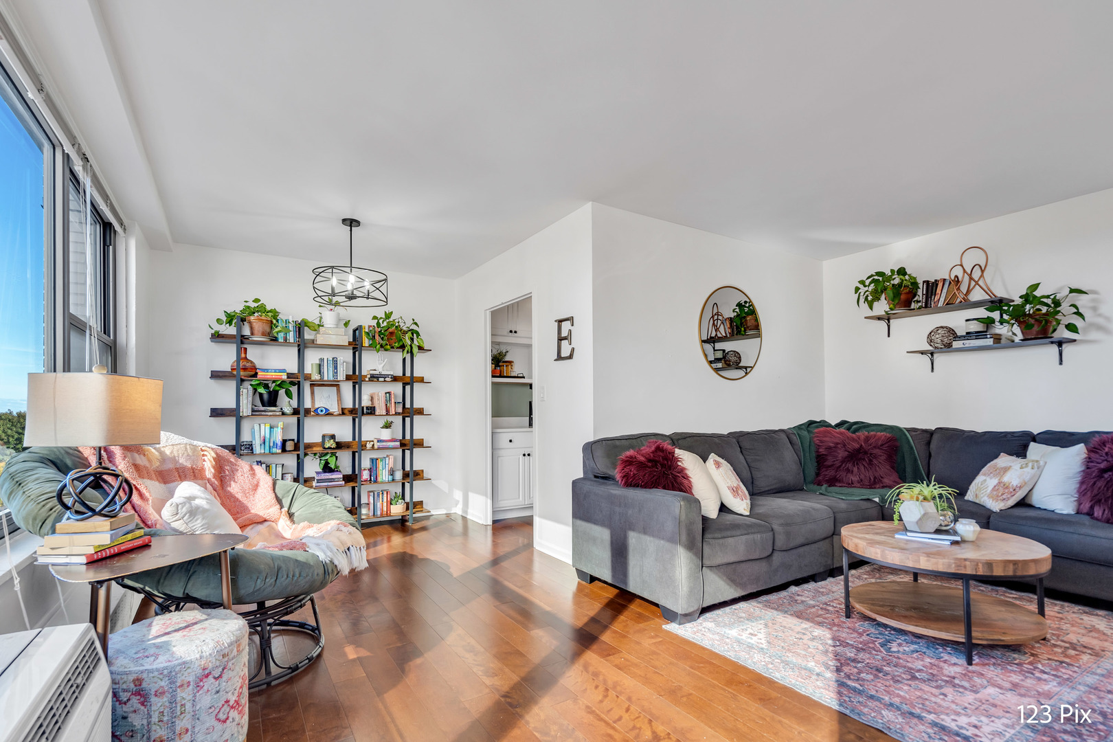 3900 N Lake Shore Drive Unit: 6J