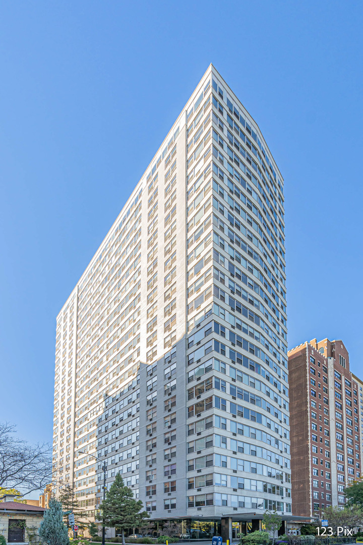 3900 N Lake Shore Drive Unit: 6J