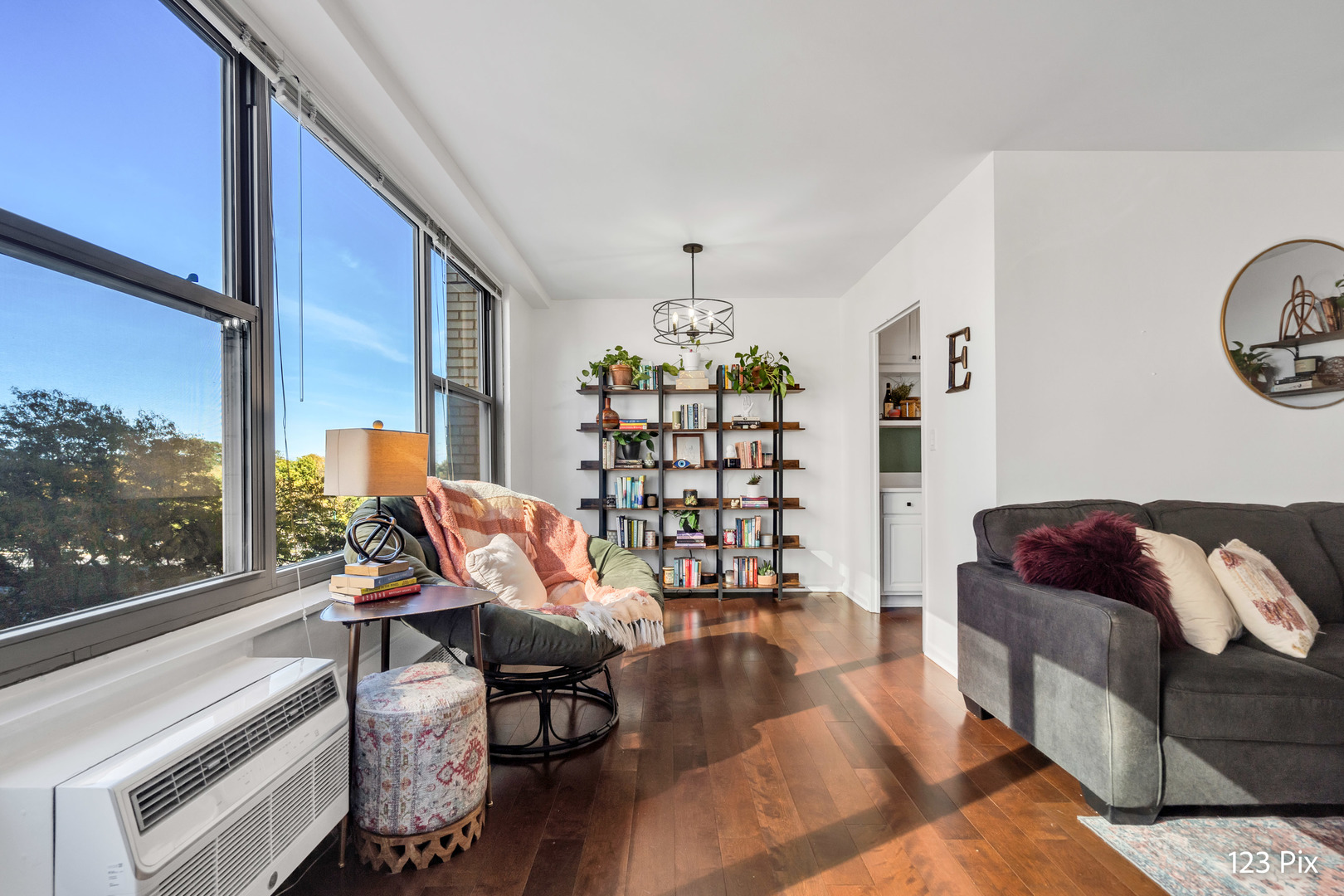 3900 N Lake Shore Drive Unit: 6J