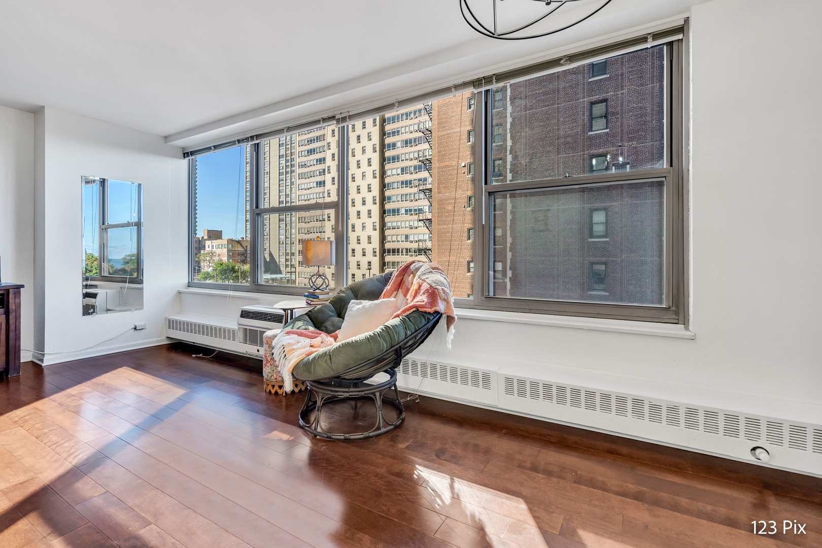 3900 N Lake Shore Drive Unit: 6J