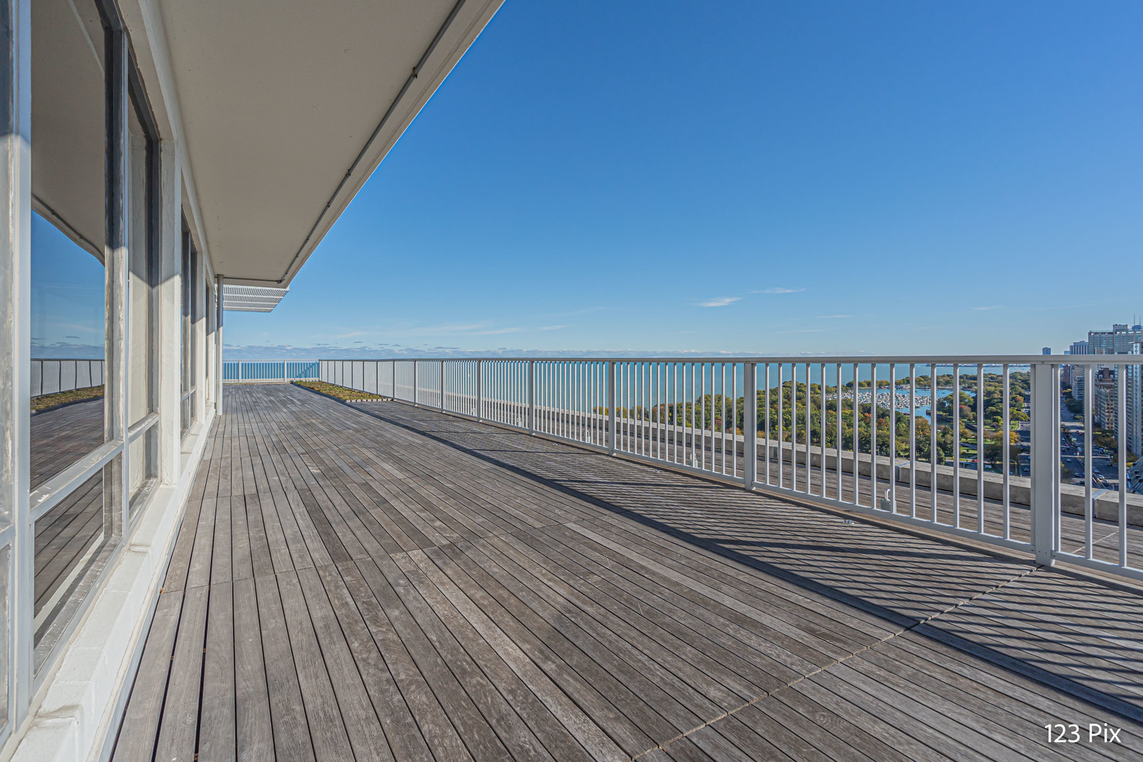 3900 N Lake Shore Drive Unit: 6J