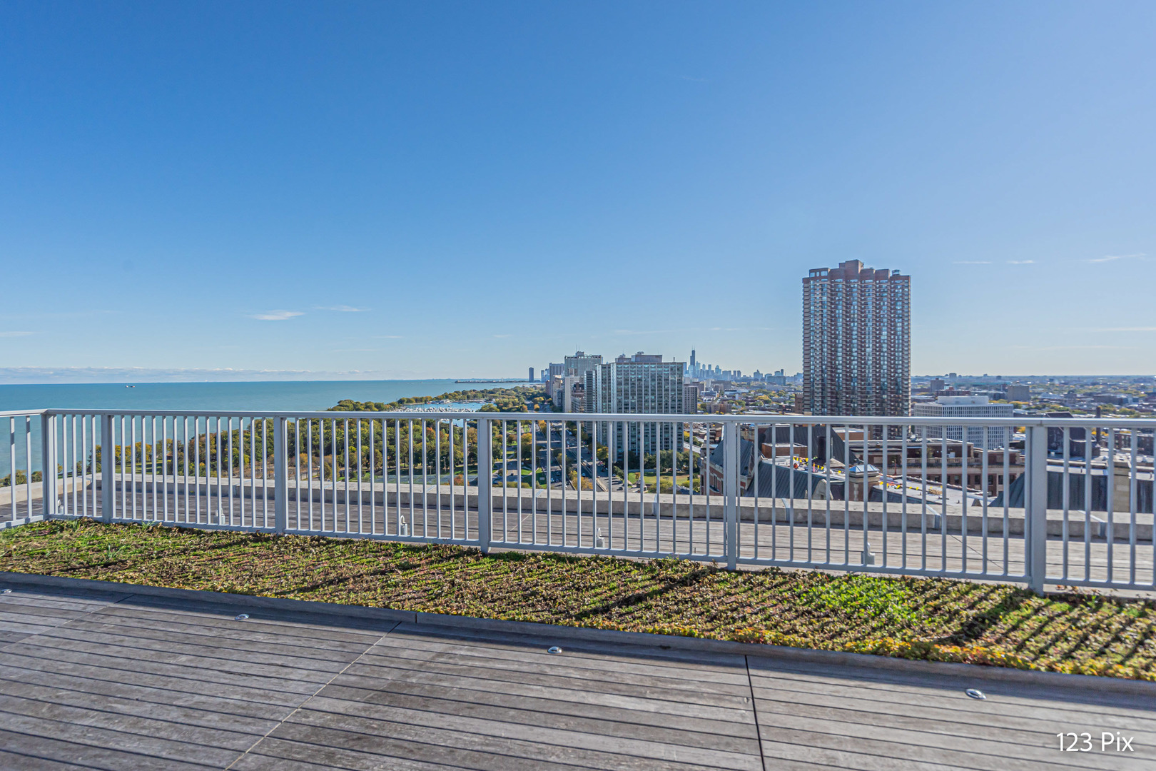 3900 N Lake Shore Drive Unit: 6J