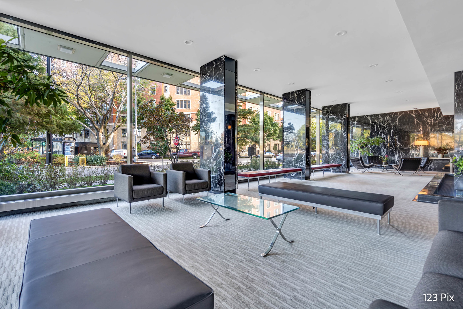 3900 N Lake Shore Drive Unit: 6J