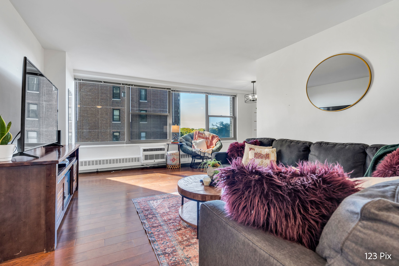 3900 N Lake Shore Drive Unit: 6J