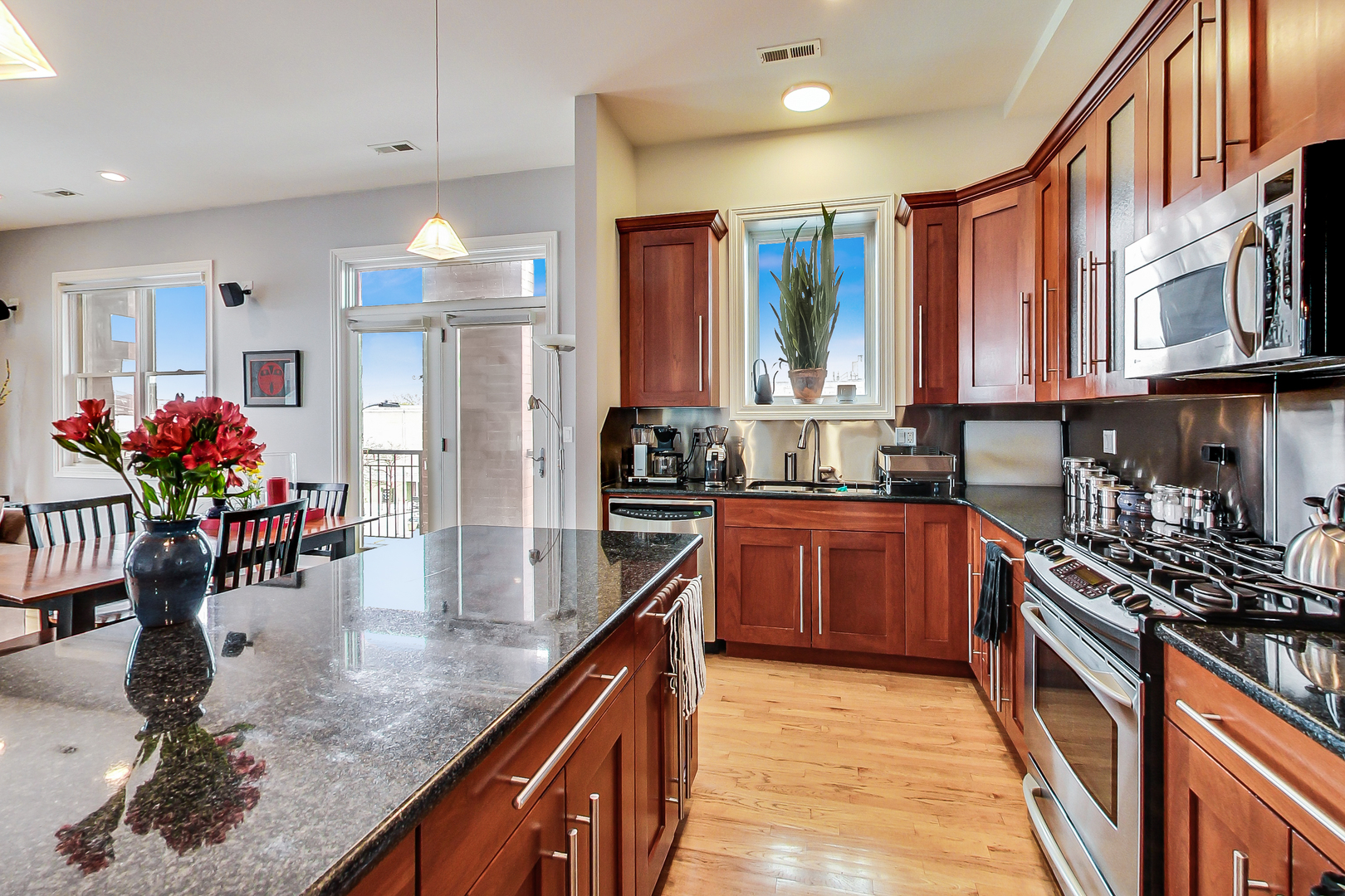 4700 N Western Avenue Unit: 3A