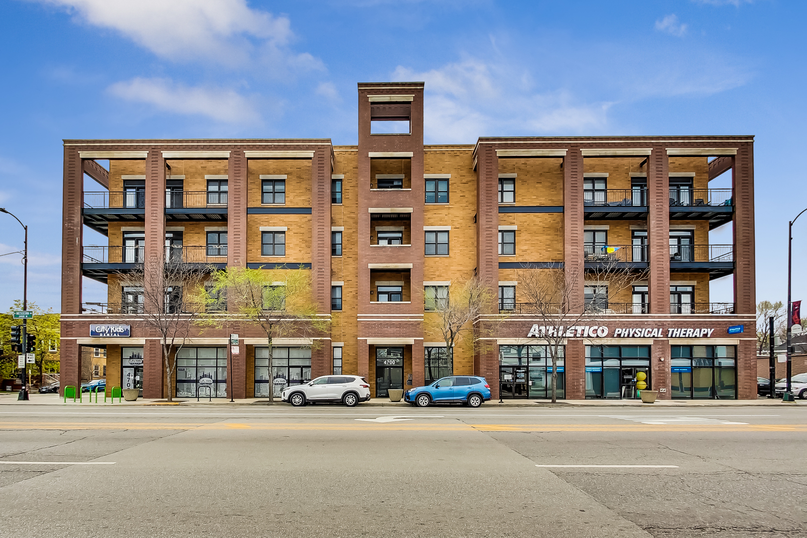 4700 N Western Avenue Unit: 3A