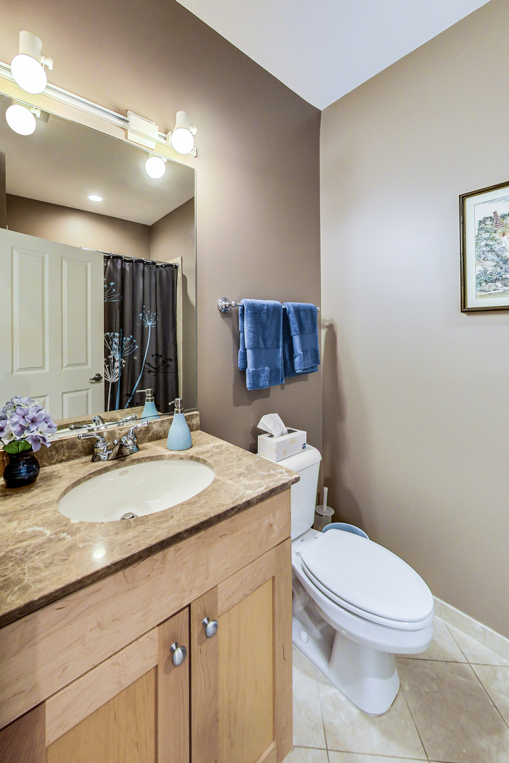 4700 N Western Avenue Unit: 3A