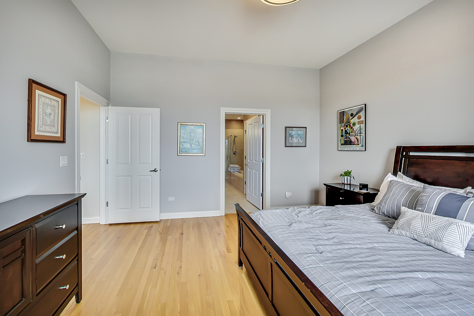 4700 N Western Avenue Unit: 3A