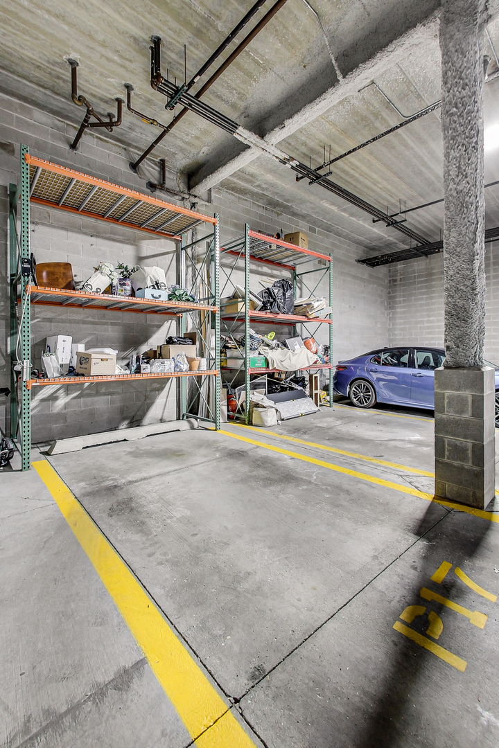 4700 N Western Avenue Unit: 3A