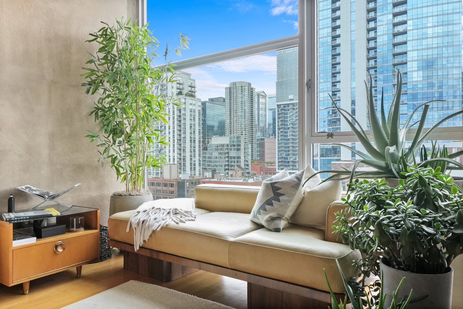 630 N Franklin Street Unit: 1002