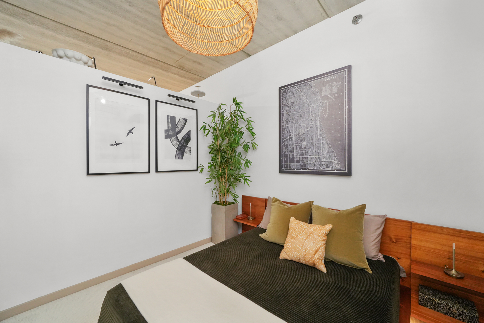 630 N Franklin Street Unit: 1002
