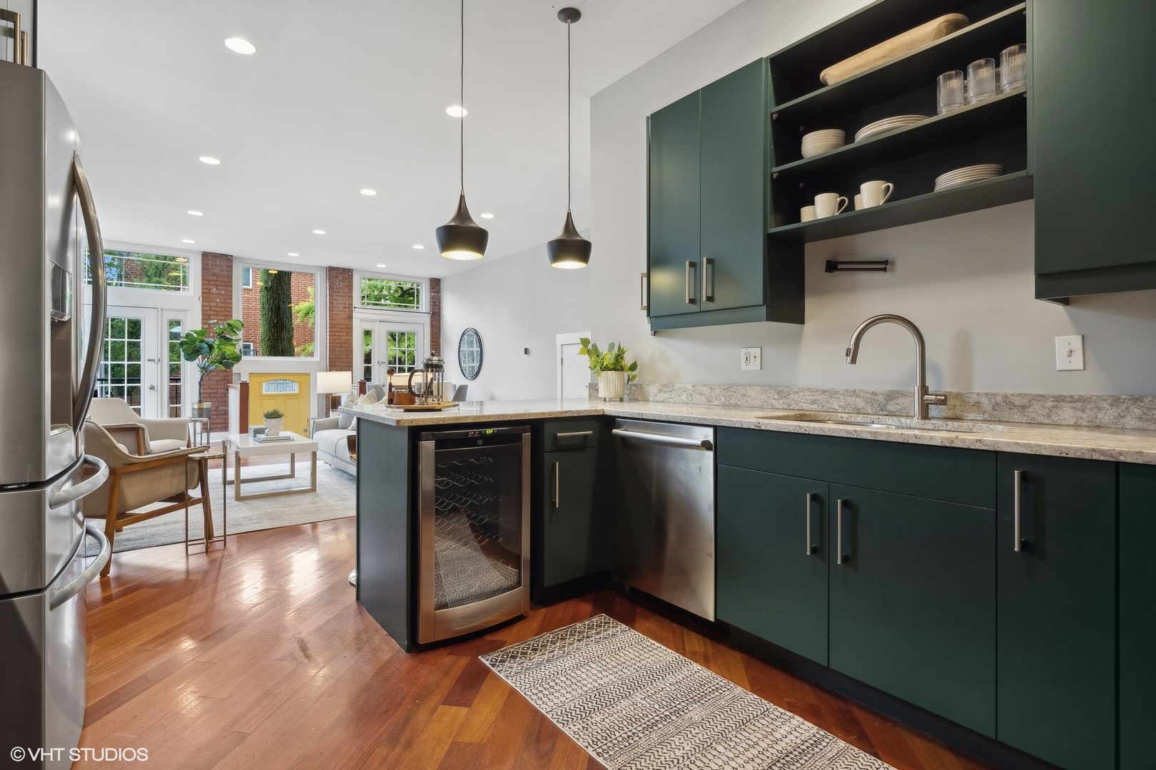 1040 N Paulina Street Unit: 1F